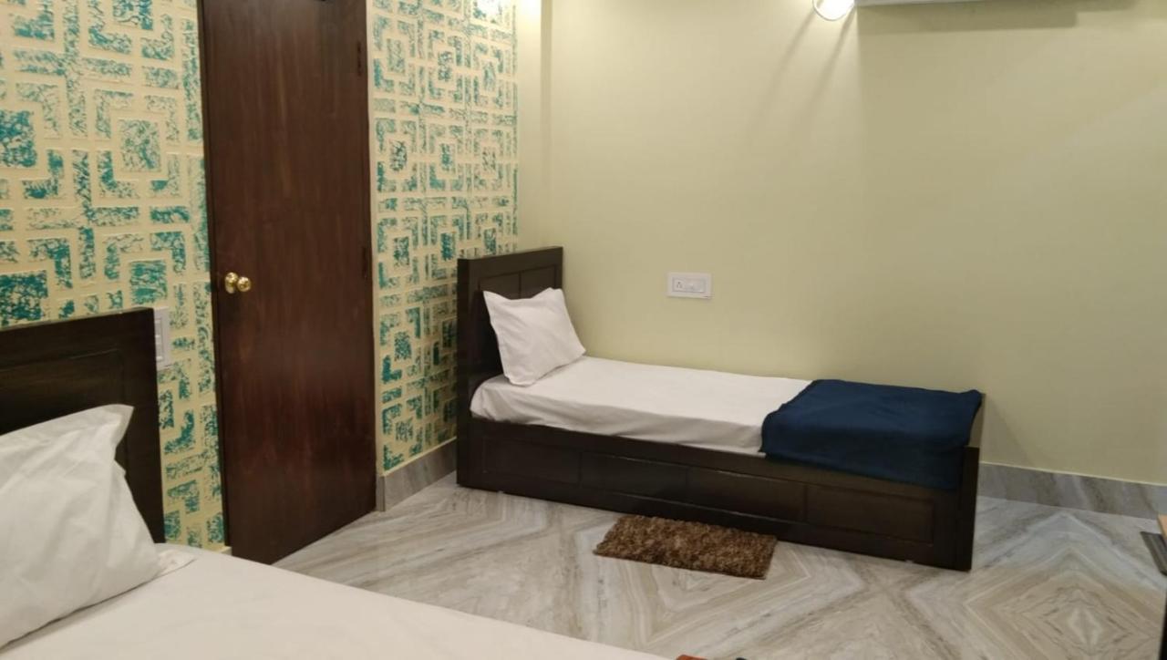 Dubby Indian Hotel Inn ! ปูรี ภายนอก รูปภาพ