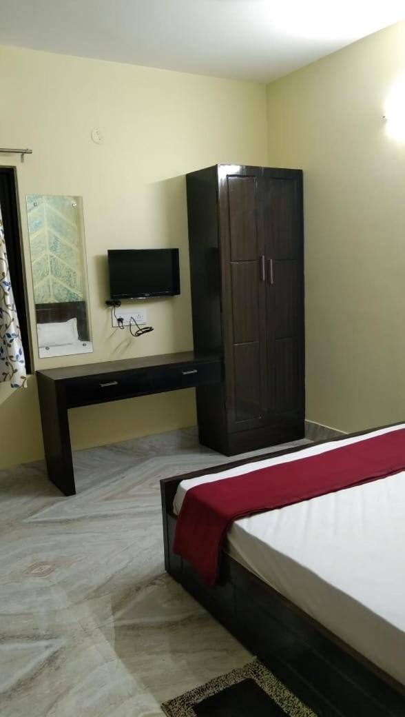 Dubby Indian Hotel Inn ! ปูรี ภายนอก รูปภาพ